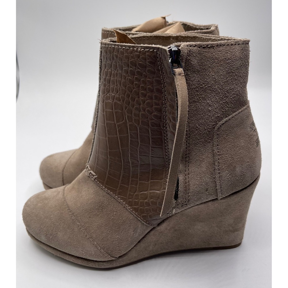 TOMS‎ Desert Wedge Taupe Suede Croc Embossed Ankle Boots 6.5 300515